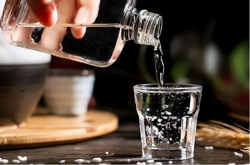 行家都在喝啥酒？茅臺并非首選，地方口糧酒正當(dāng)下懷